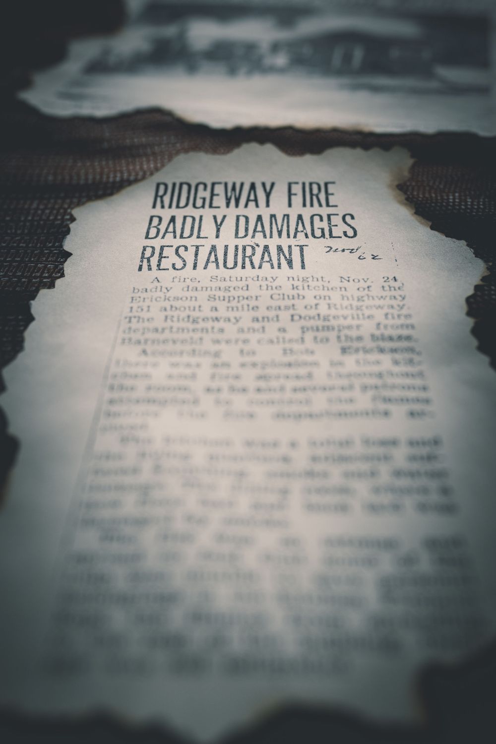 Newspaper clipping of the Ridgeway fire that damaged Hi Point Steakhouse in 1962.
